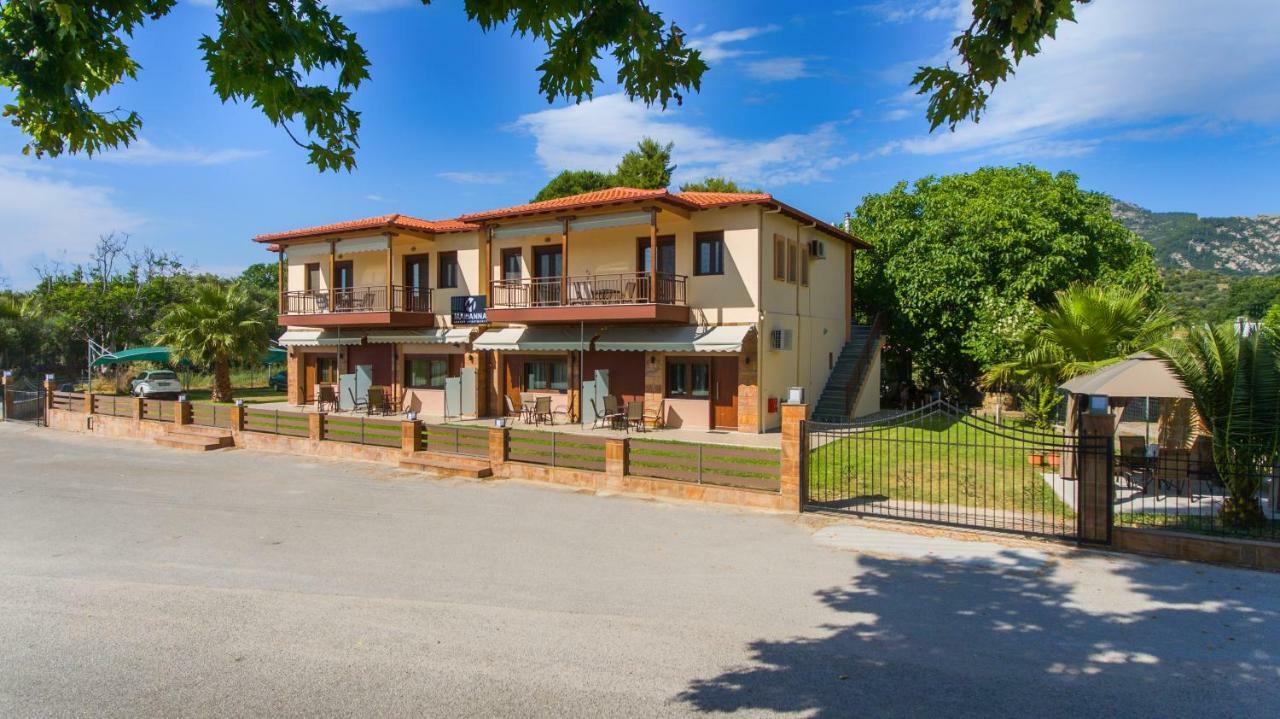 Luxury Apartments Marianna Neos Marmaras Exterior photo