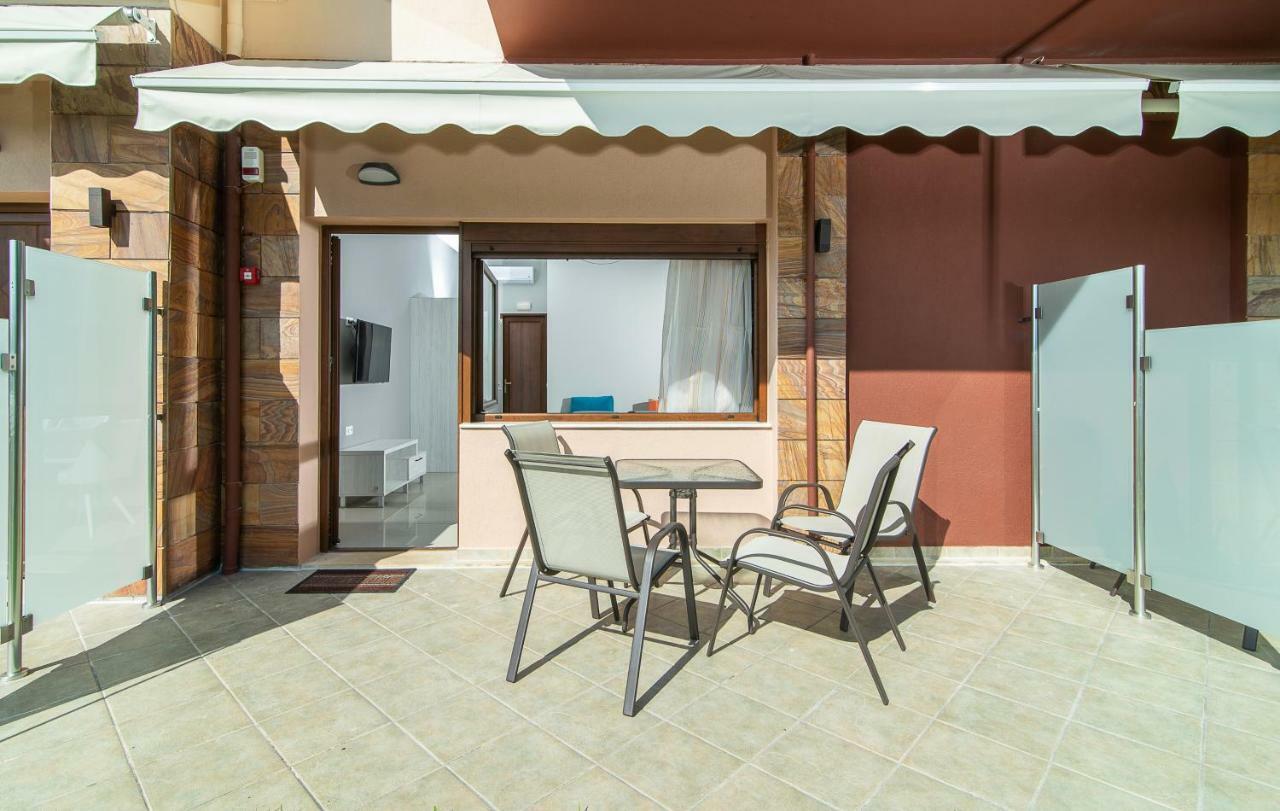 Luxury Apartments Marianna Neos Marmaras Exterior photo